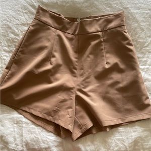 ‼️SOLD‼️Princess Polly size AU 10/ US 6 dress shorts with zipper